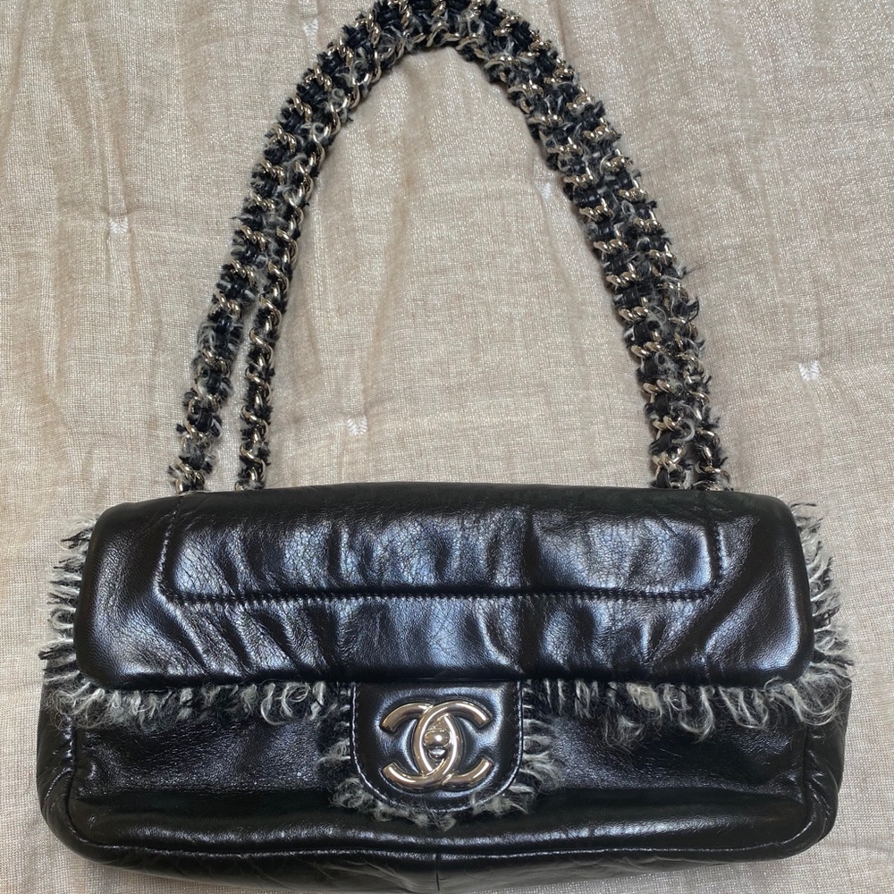 CHANEL HANDBAG